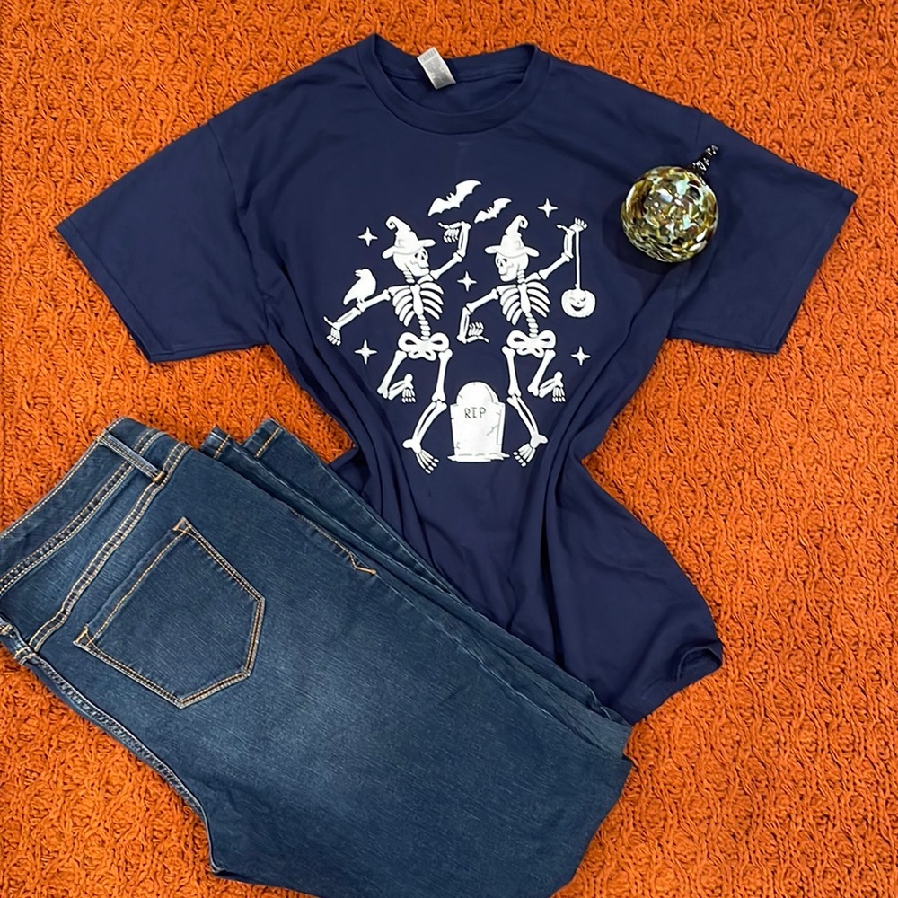 Dancing skeletons t-shirt large